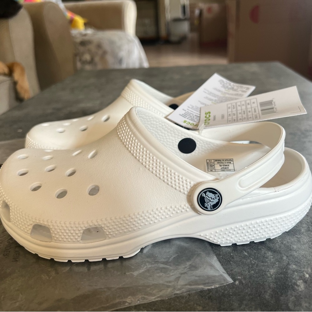 Crocs women’s size 7